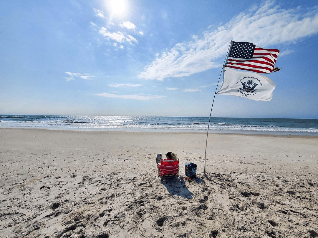 9 Cool Boat Accessories You Need for Your Next Lake Day - Flagpole To-Go
