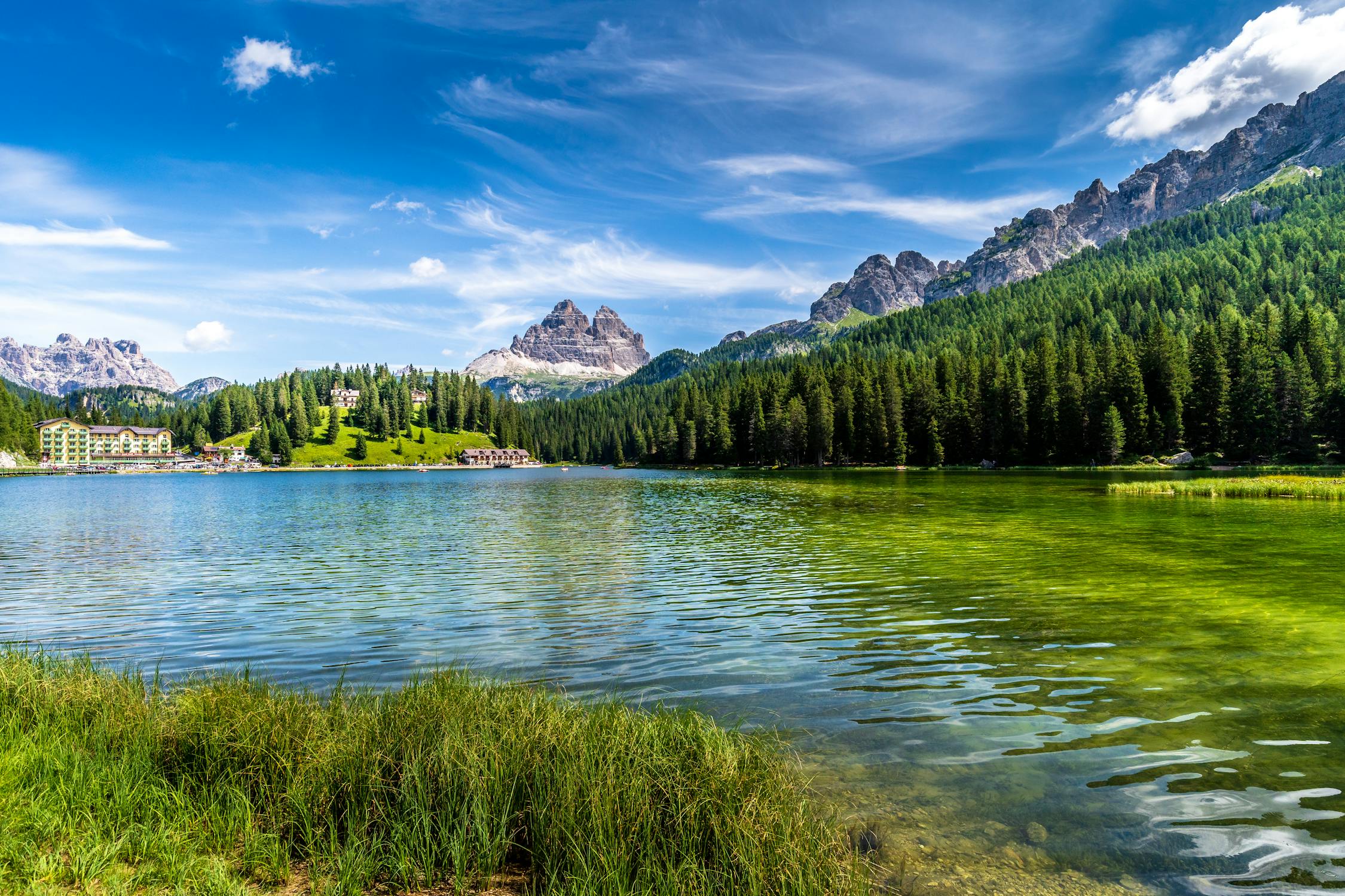 Fun Things to Bring to a Lake House: 15 Essentials for Your Lakeside Getaway - Flagpole To-Go